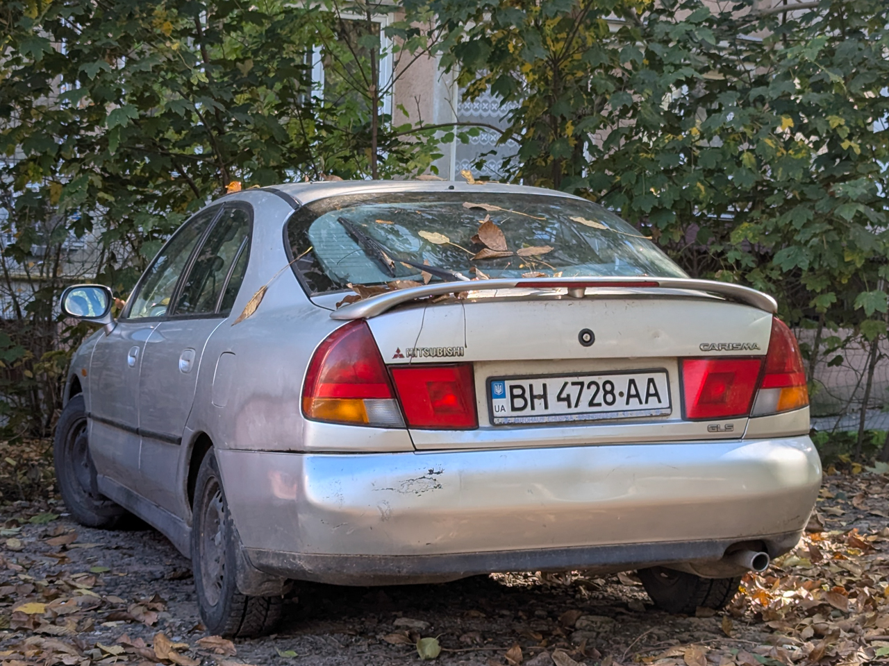 BH 4728 AA, Mitsubishi Carisma 1st gen Sedan (DA1A), 1995–2001