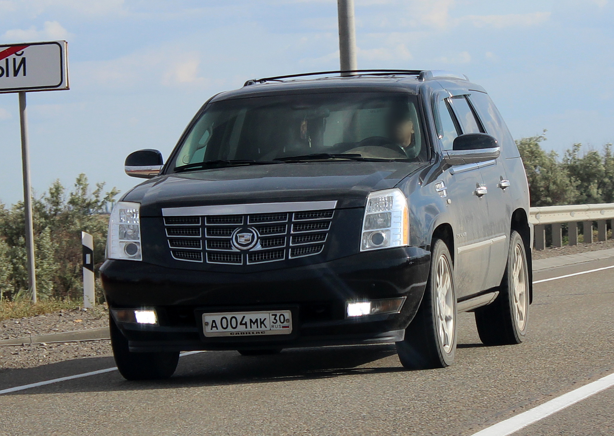 а 004 мк 30, Cadillac Escalade 