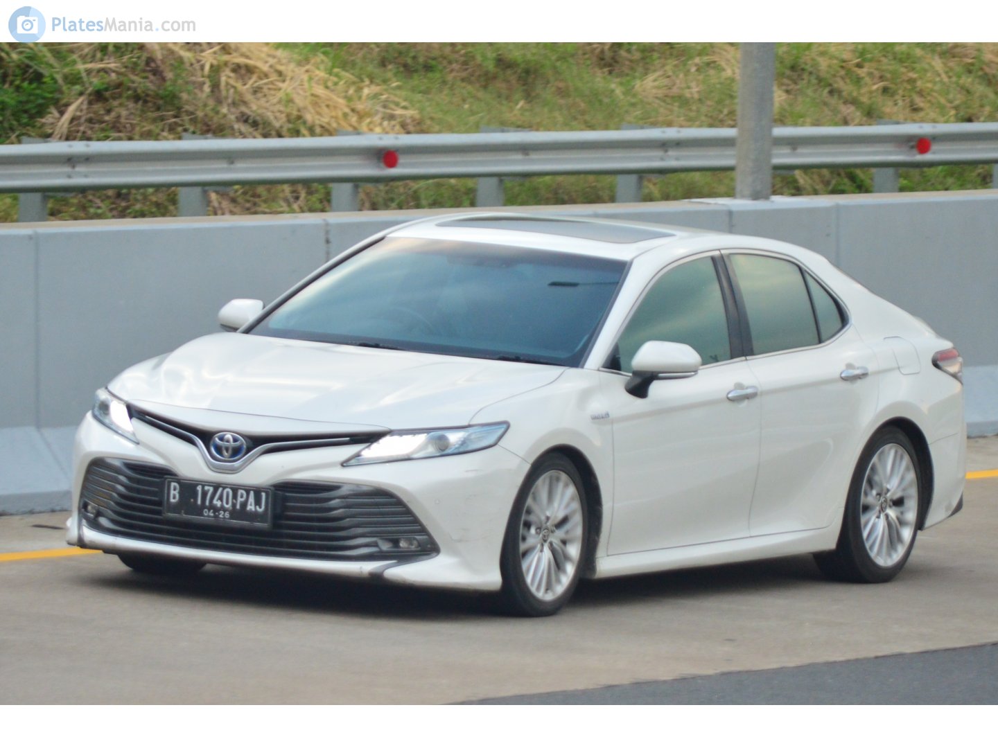 B 1740 PAJ, Toyota Camry 8th gen (XV70), 2017–