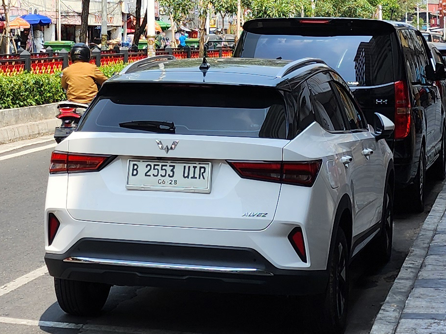 B 2553 UIR, Wuling Alvez 