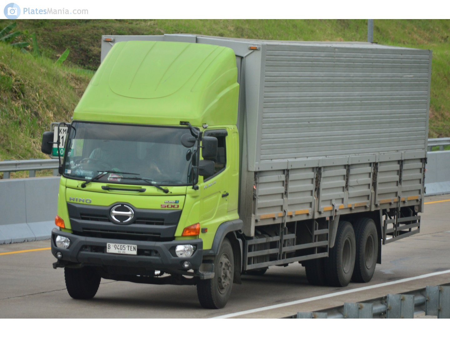 B 9405 TEN, Hino 500 Series 