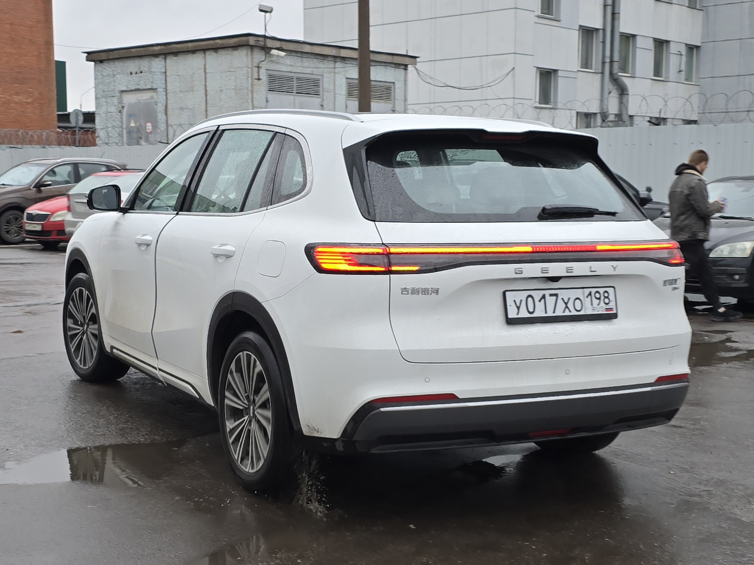 у 017 хо 198, Geely Galaxy Starship 7 