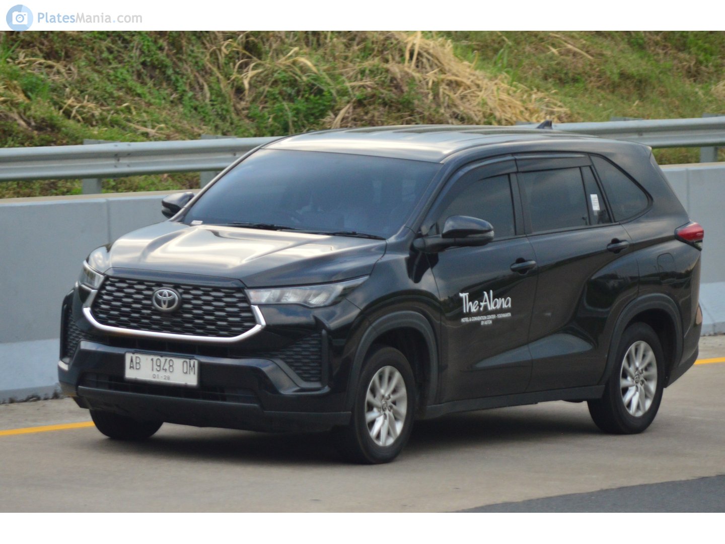 AB 1948 QM, Toyota Innova 3rd gen HyCross/Kijang Innova Zenix (AG10), 2022–