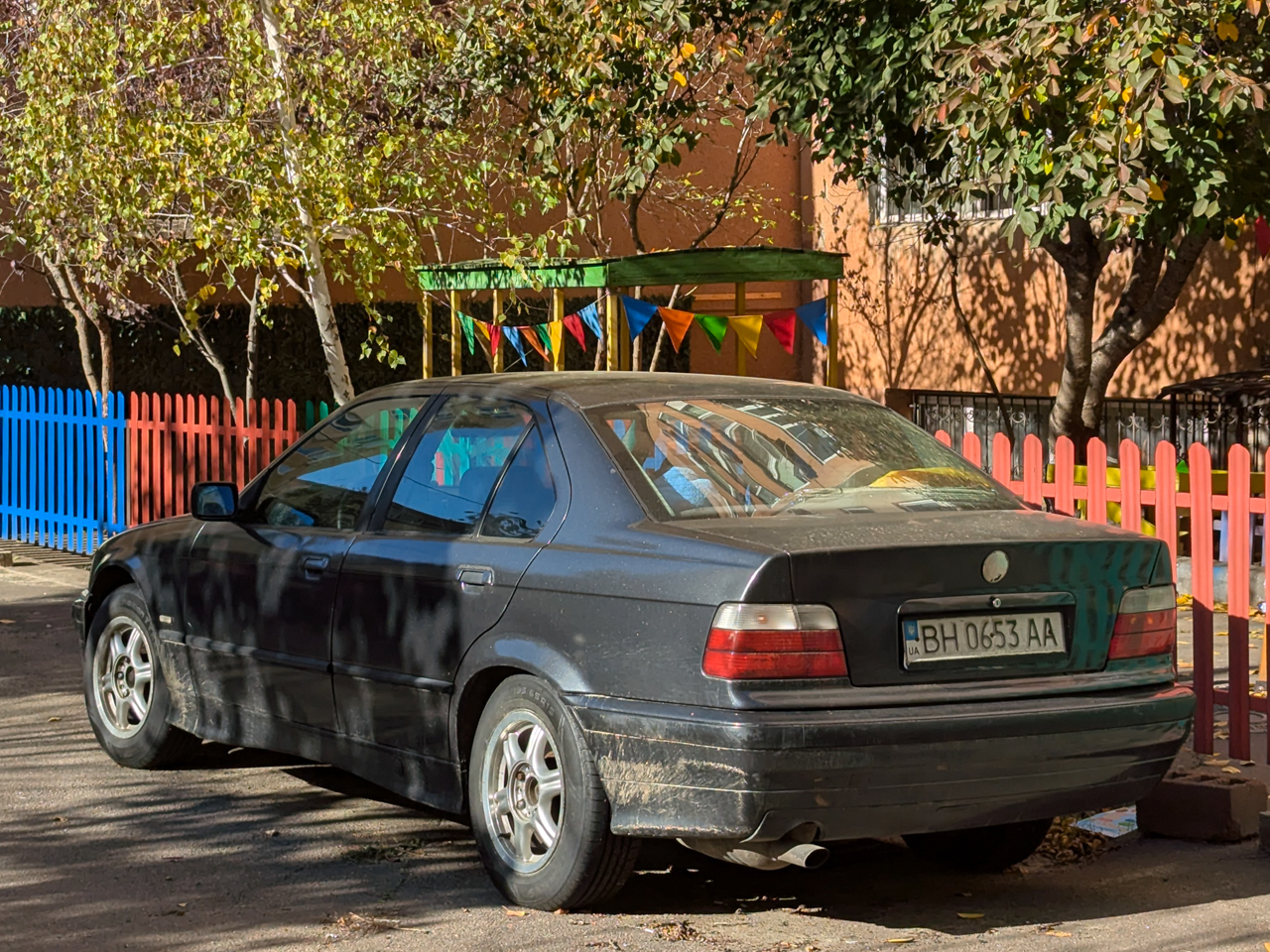 BH 0653 AA, BMW 3 Series 3rd gen Sedan (E36), 1990–1998