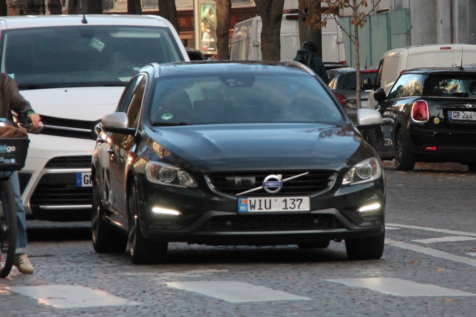 WIU 137, Volvo V60 1st gen (155/157), 2010–2018