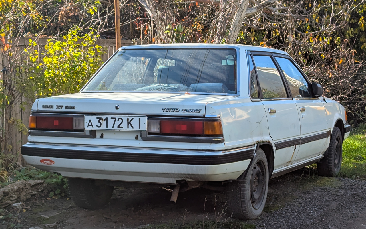 а 3172 КІ, Toyota Camry 1st gen Sedan (V10), 1982–1986