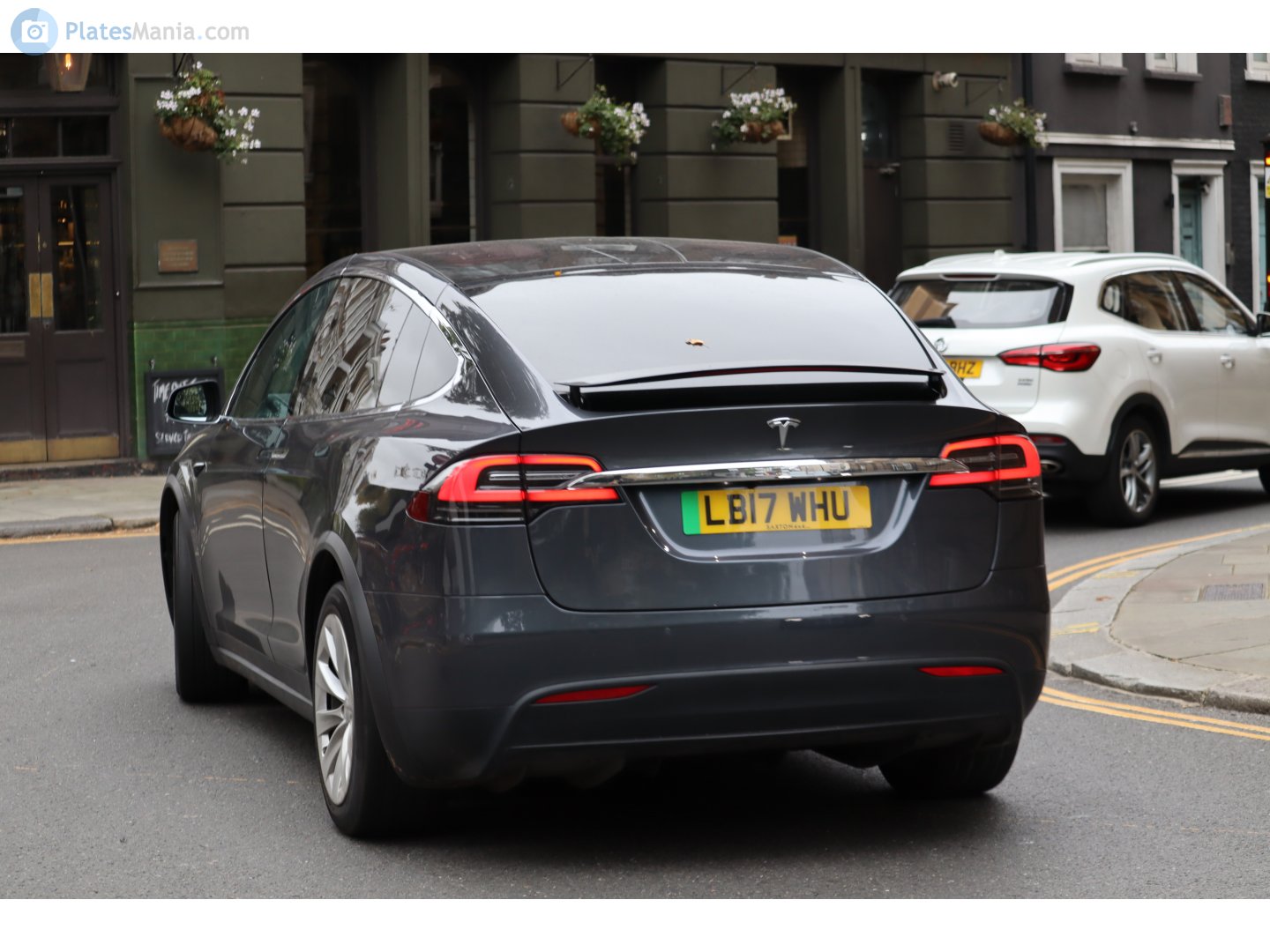 LB17WHU, Tesla Model X 1st gen (5YJX), 2015–