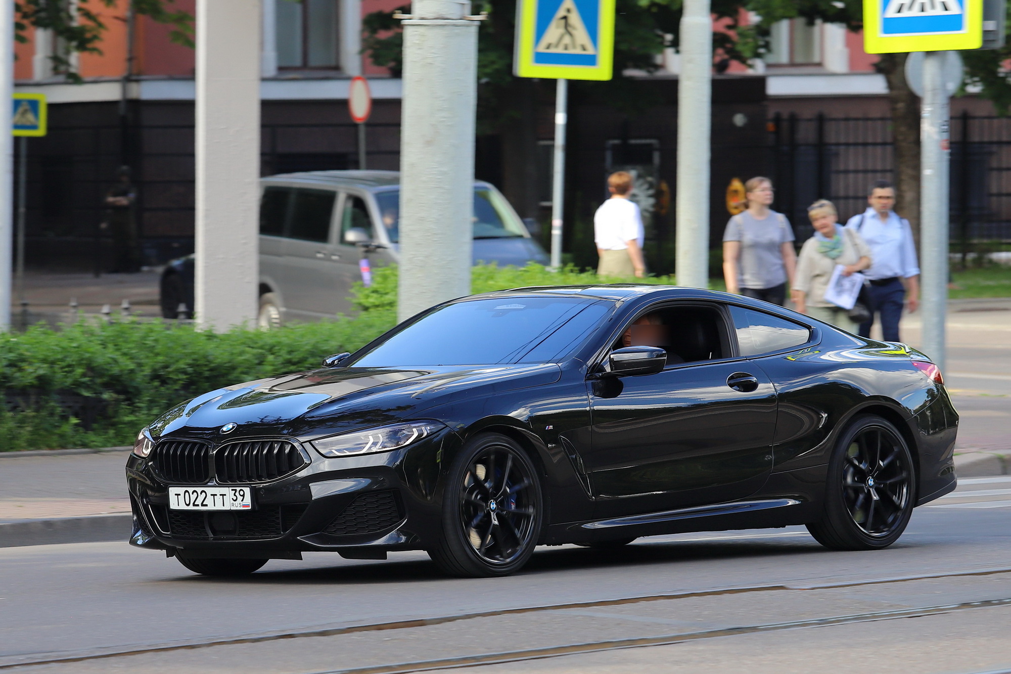 т 022 тт 39, BMW 8 Series 2nd gen Coupé (G15), 2018–