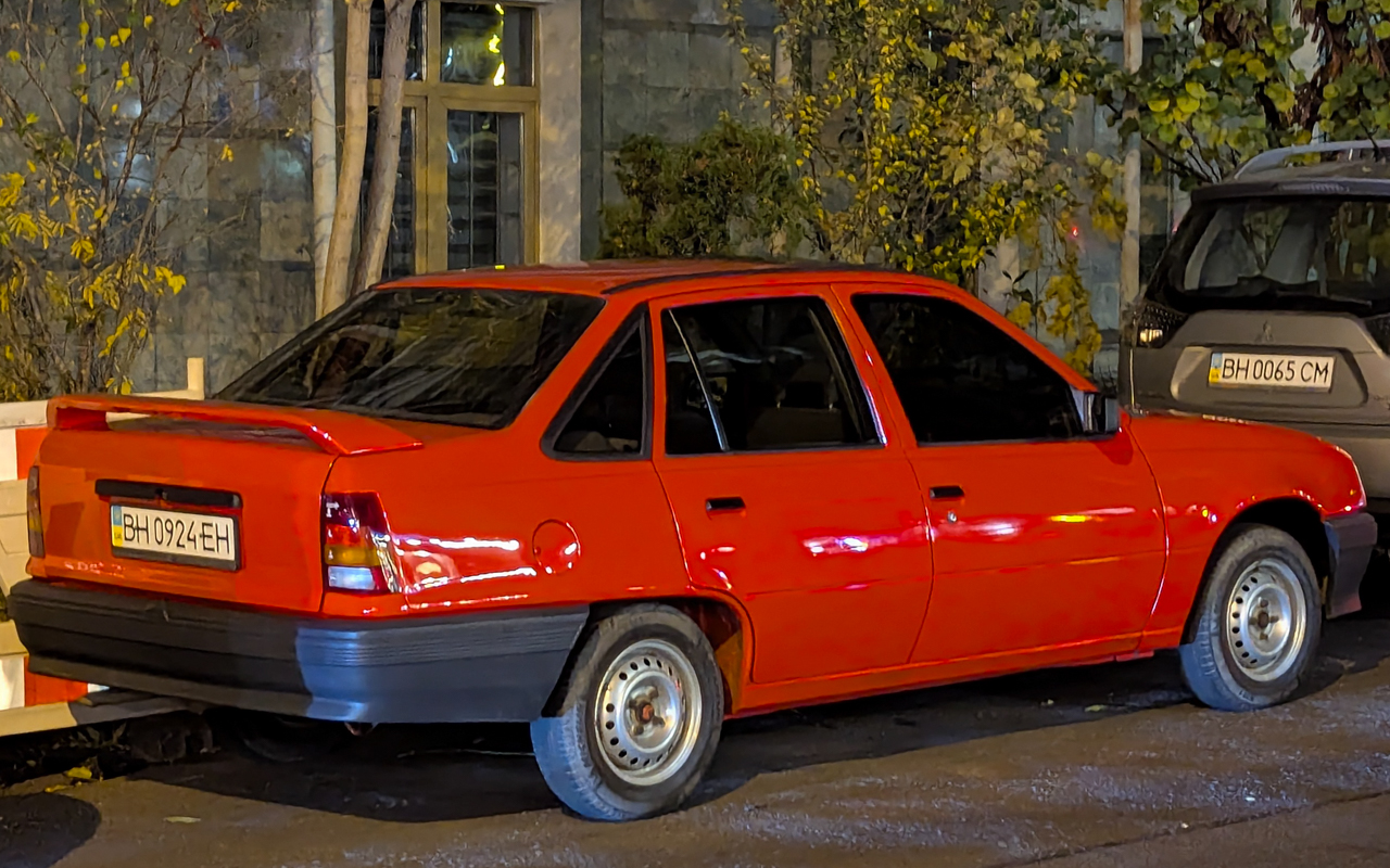 BH 0924 EH, Opel Kadett 5th gen Sedan (E; T85), 1985–1993