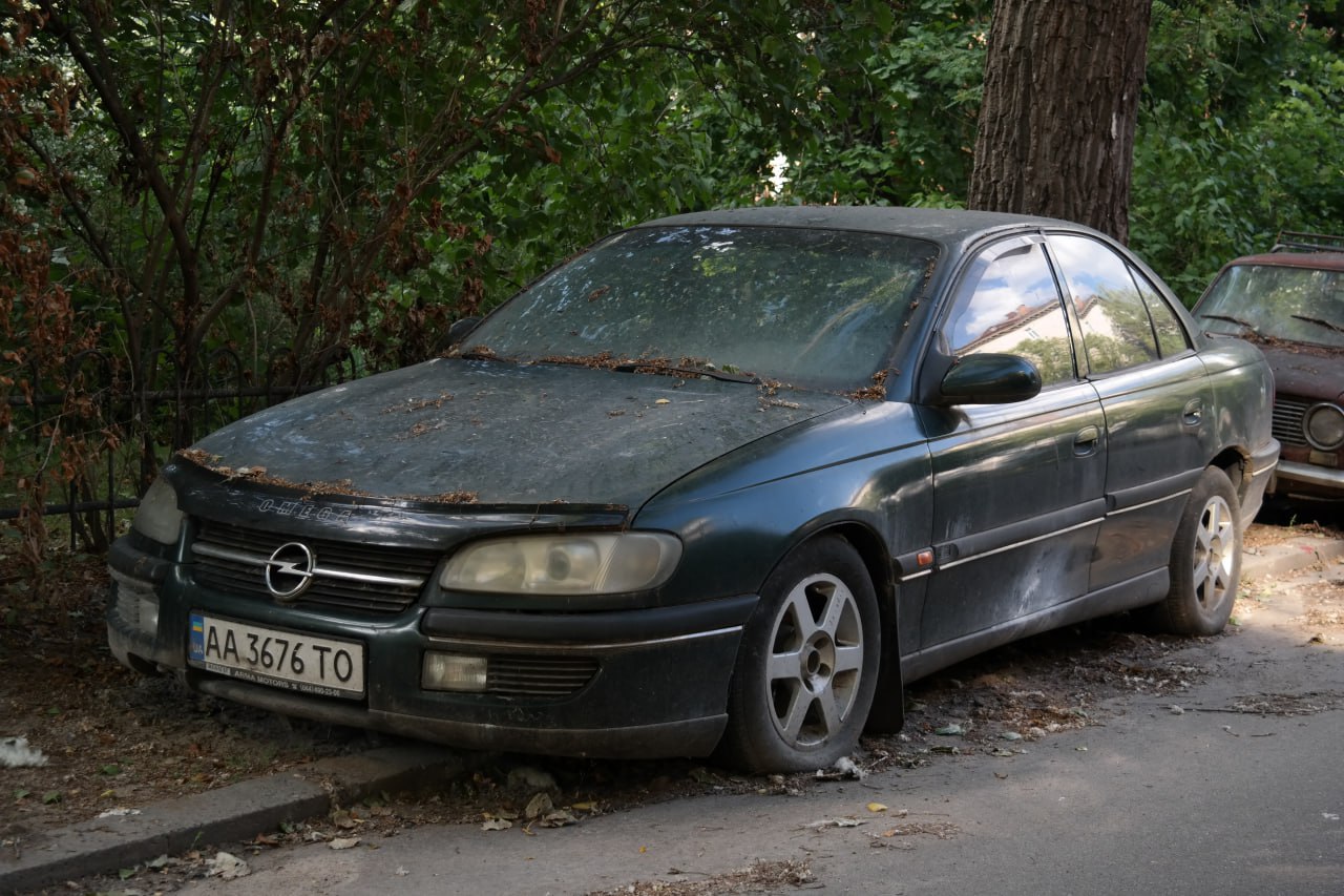 AA 3676 TO, Opel Omega 2nd gen Sedan (B; V94), 1994–1999