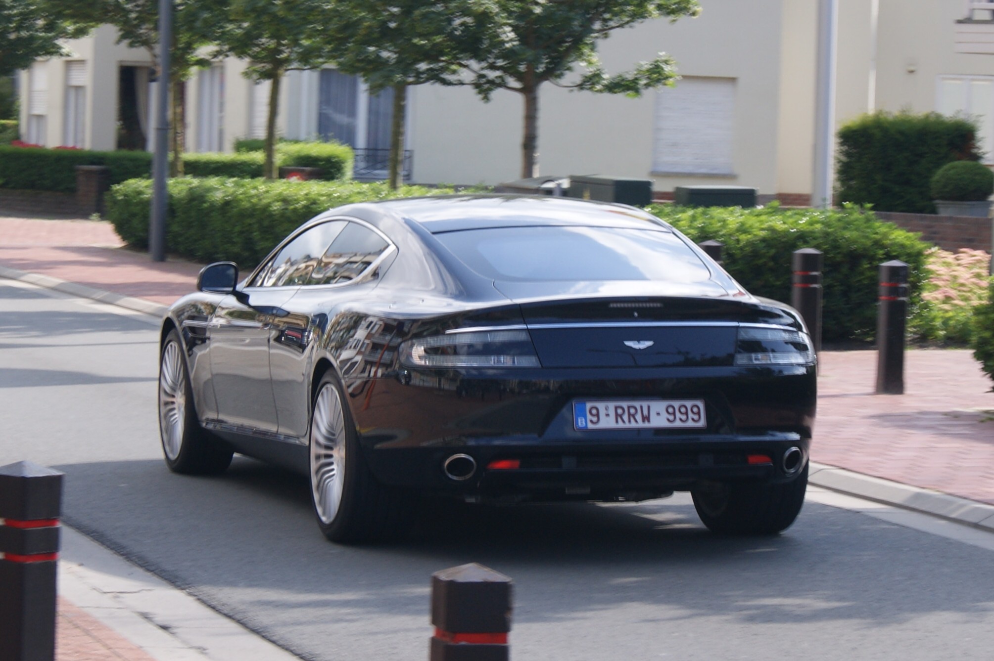 9-RRW-999, Aston Martin Rapide 