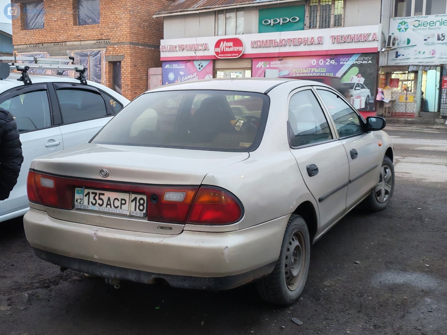 135 ACP 18, Mazda 323 5th gen S (Protégé/Lantis/Familia) Sedan (BA), 1994–1998