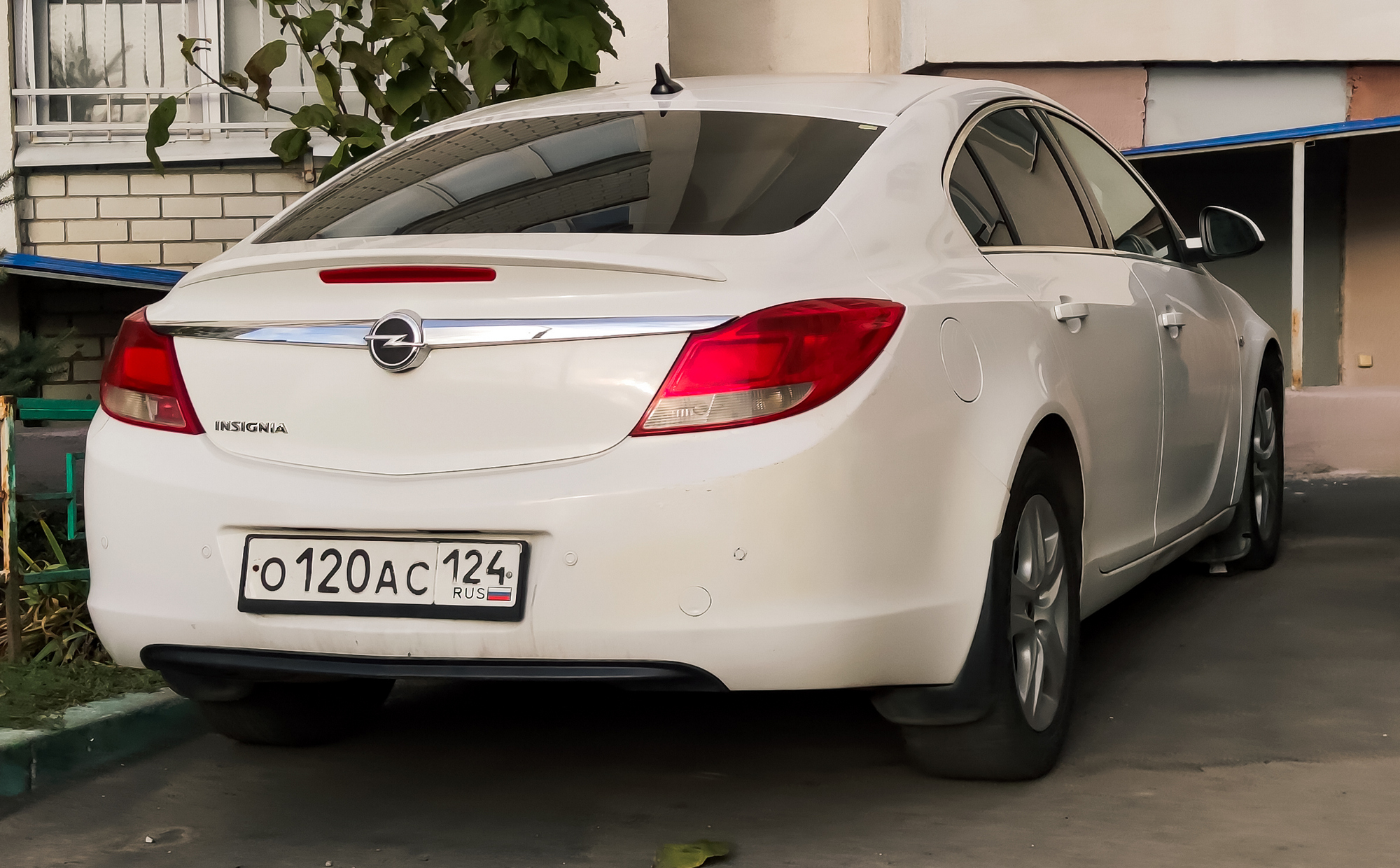 о 120 ас 124, Opel Insignia 1st gen Sedan/Liftback (A; G09), 2008–2013