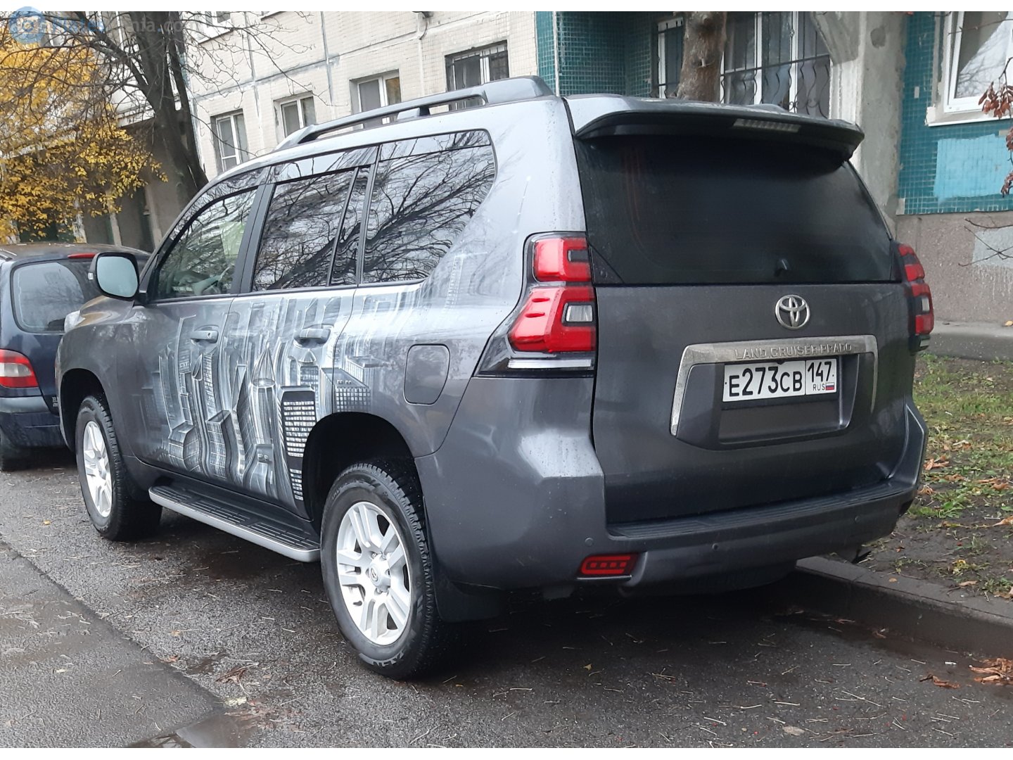 е 273 св 147, Toyota Land Cruiser Prado 4th gen 5-door SUV (J150), 2009–2013