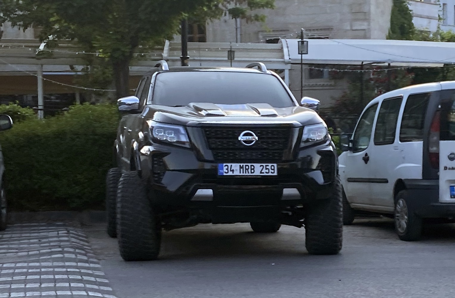 34 MRB 259, Nissan Navara 