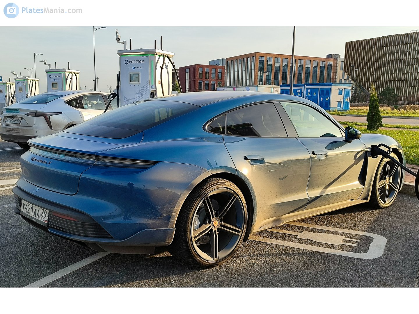 у 421 аа 39, Porsche Taycan 