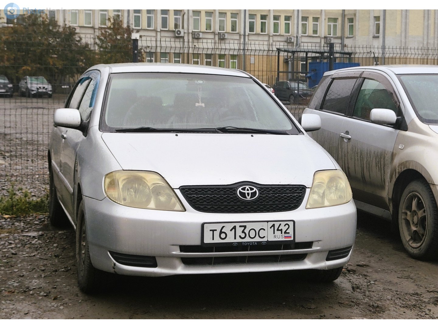 т 613 ос 142, Toyota Corolla 9th gen Sedan (E120; Global-market), 2000–2007