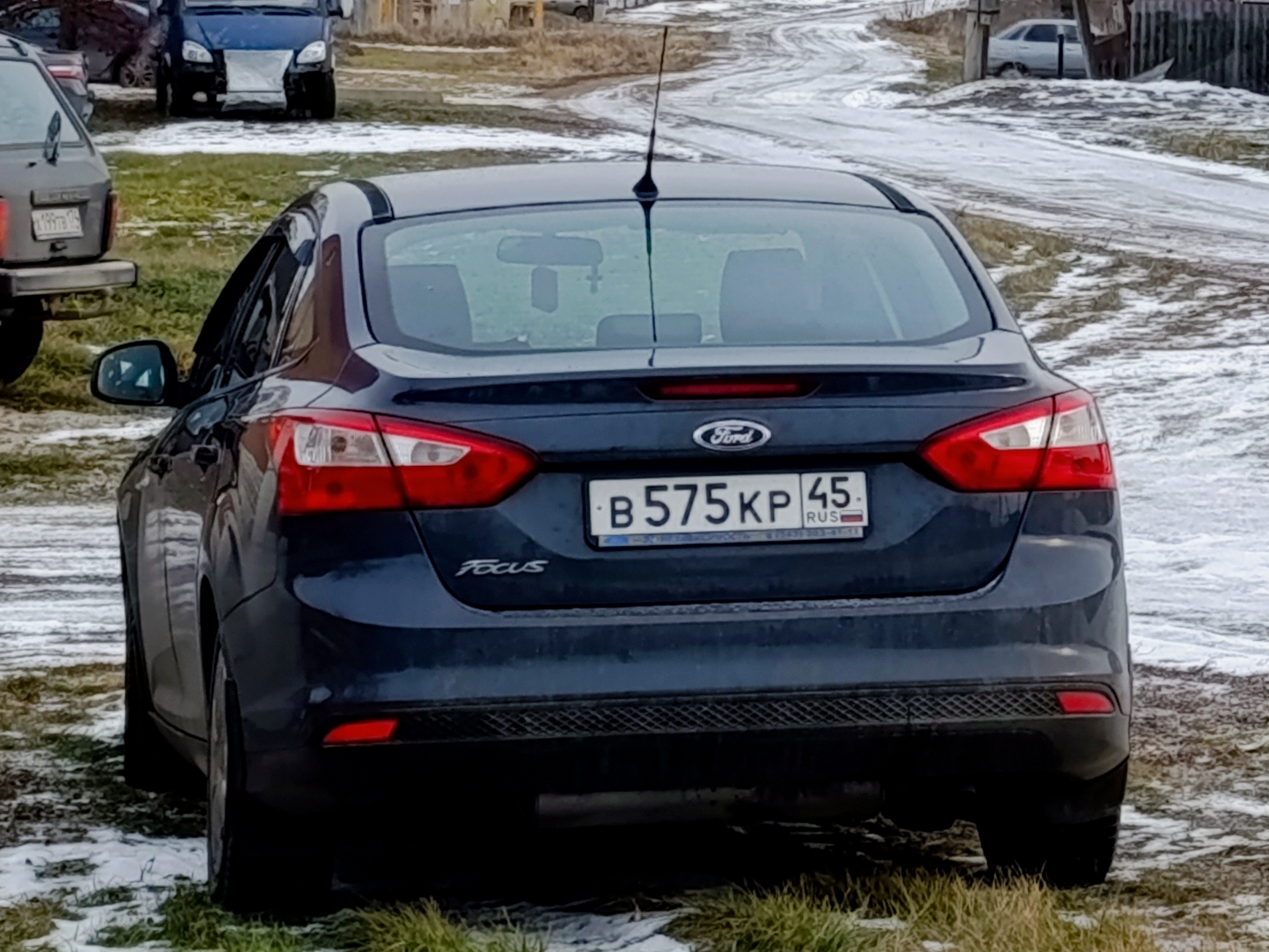 в 575 кр 45, Ford Focus 3rd gen Sedan (DYB; C346), 2011–2014
