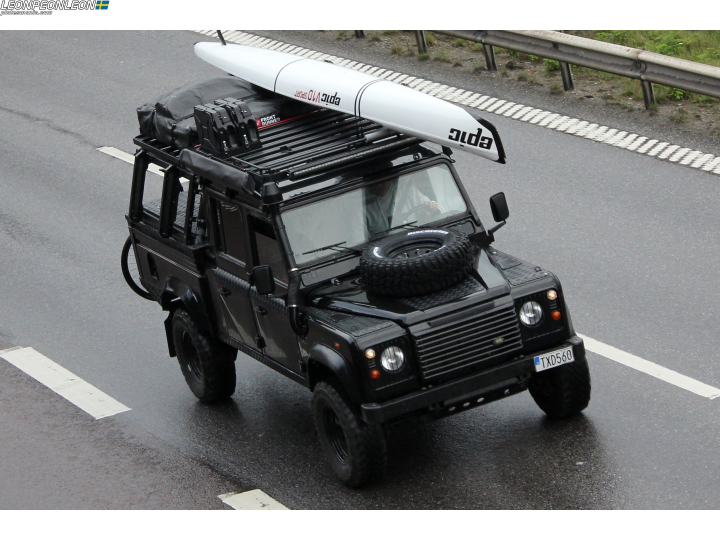 TXD 560, Land Rover Defender 