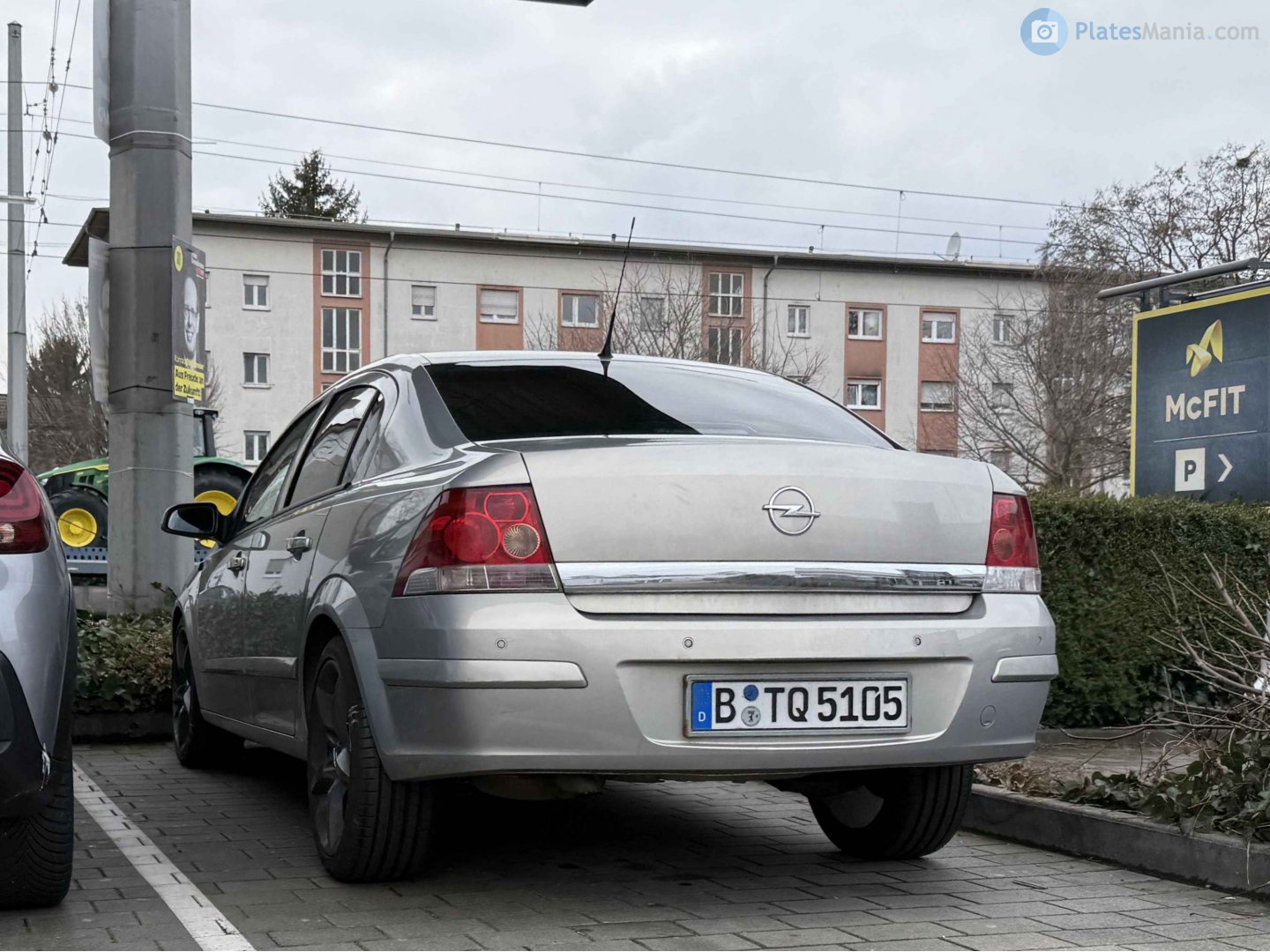 B TQ 5105, Opel Astra 3rd gen Sedan (H; A04), 2007–2014