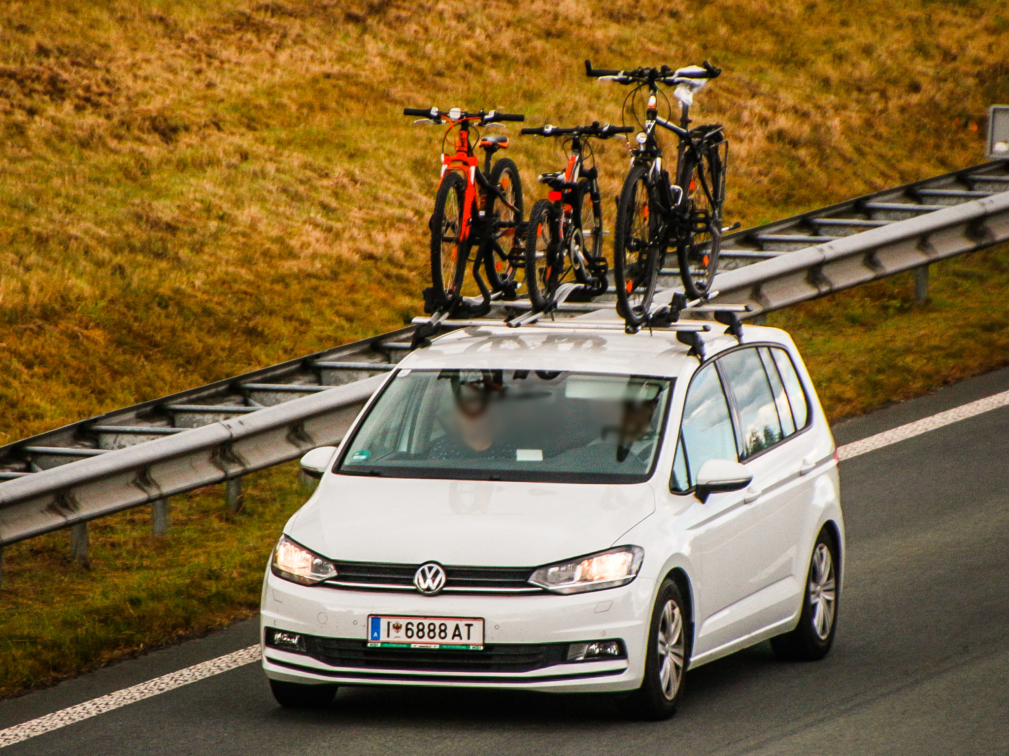 I 6888 AT, Volkswagen Touran 2nd gen (5T1), 2015–