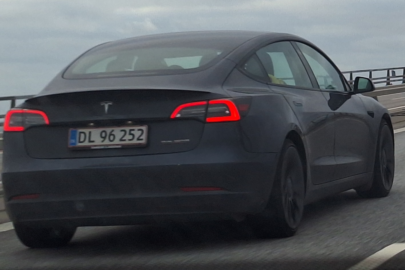 DL 96252, Tesla Model 3 1st gen (5YJ3), 2017–2023