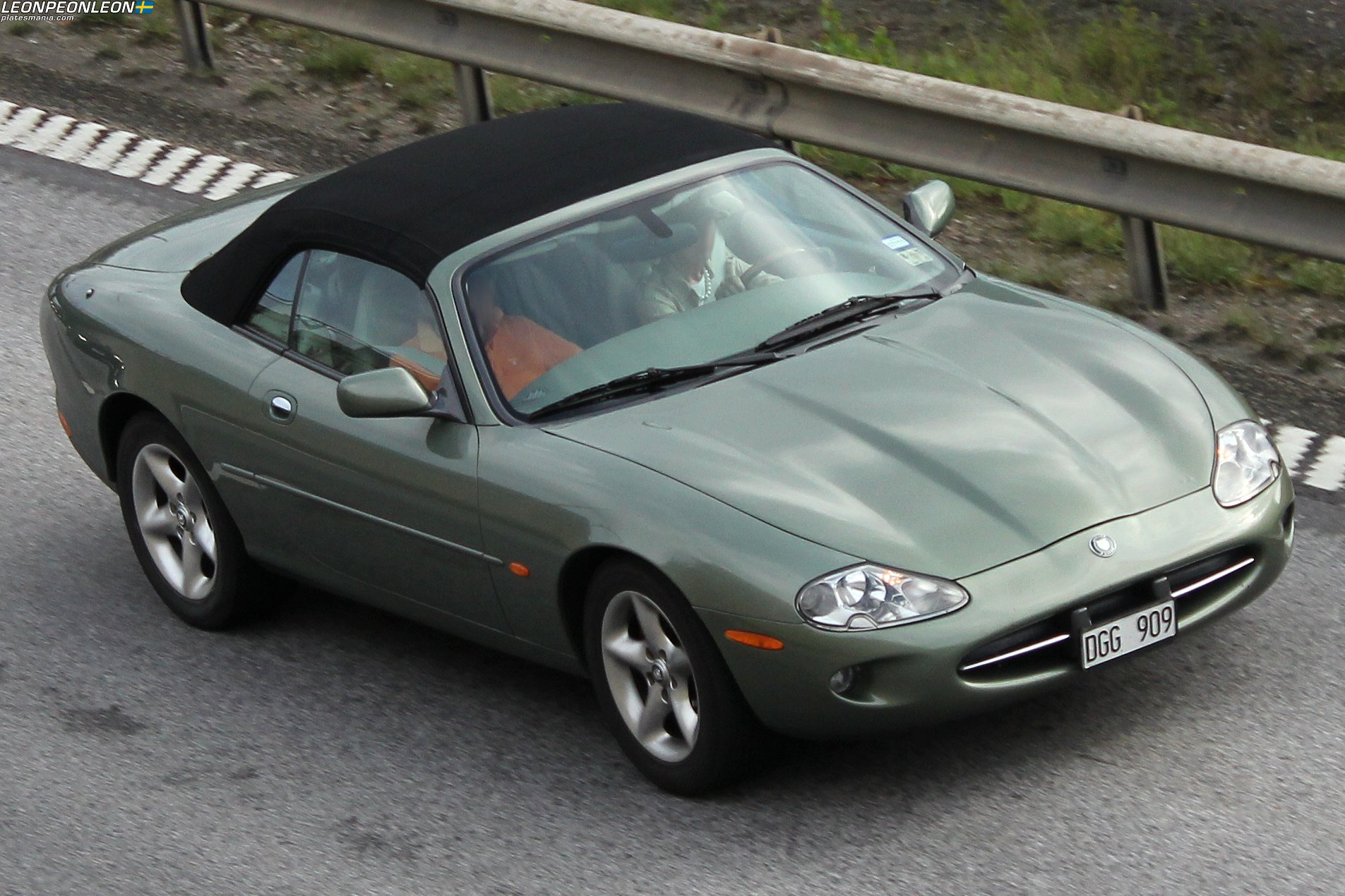 DGG 909, Jaguar XK 1st gen Convertible (X100), 1996–2006