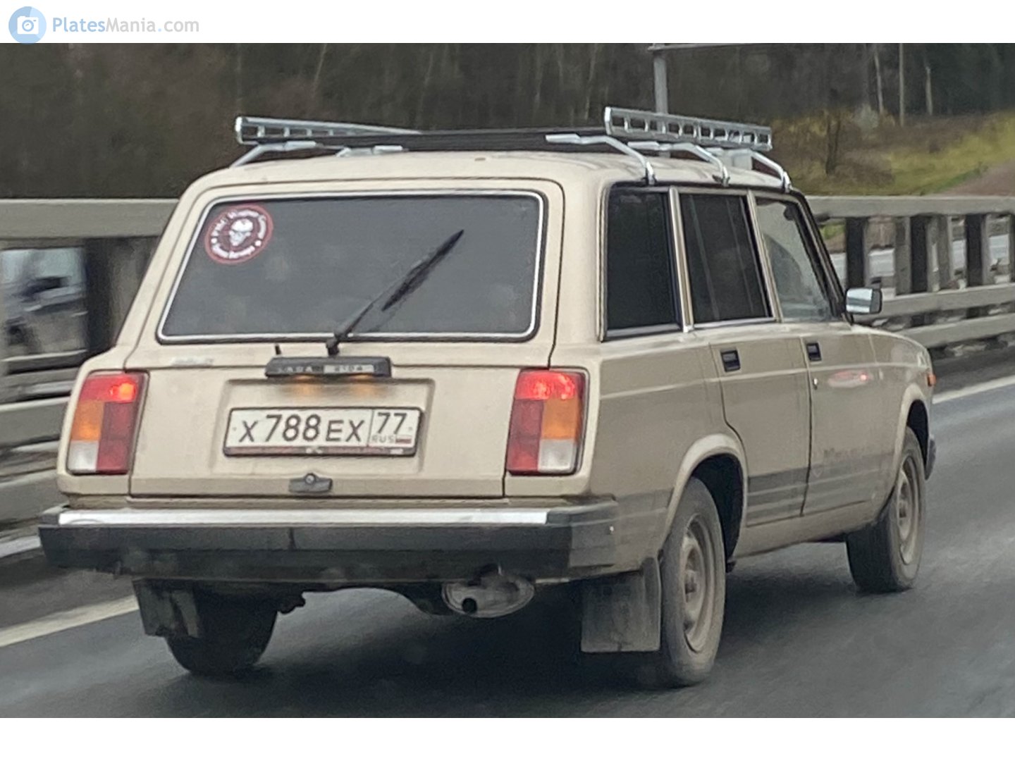 х 788 ех 77, Lada (VAZ) 2104 