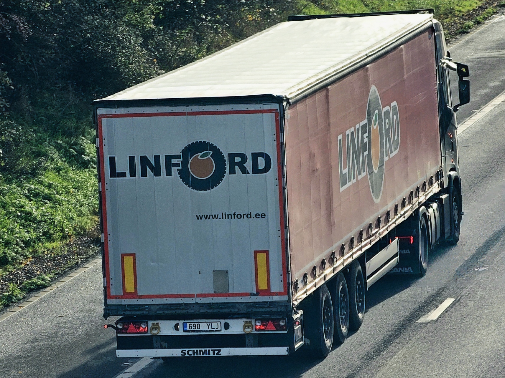 690 YLJ, Schmitz SCS 