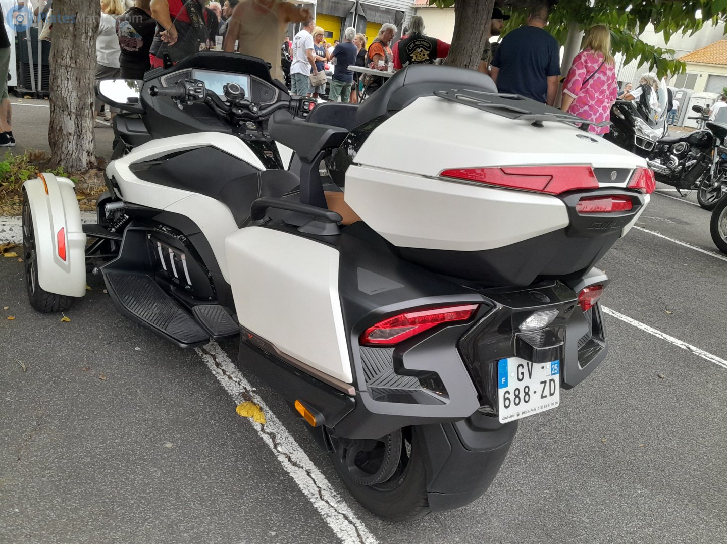 GV-688-ZD, Can-Am Spyder RT 