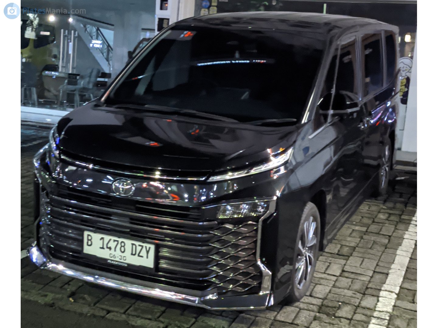 B 1478 DZY, Toyota Voxy 4th gen (R90), 2022–