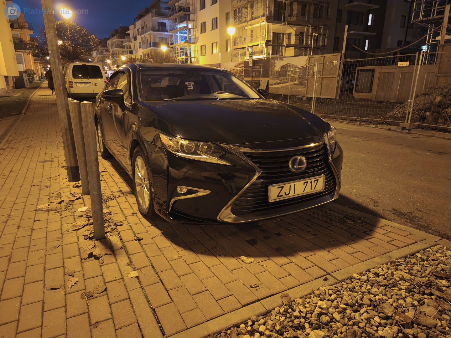 ZJI 717, Lexus ES 6th gen (XV60), 2012–2018