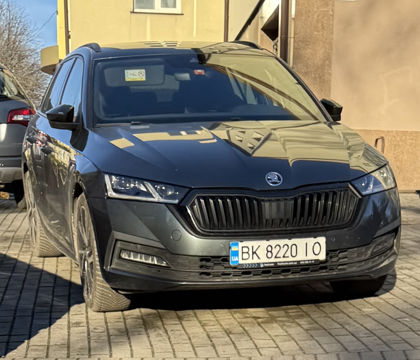 BK 8220 IO, Skoda Octavia 4th gen Combi (NX5), 2019–2024