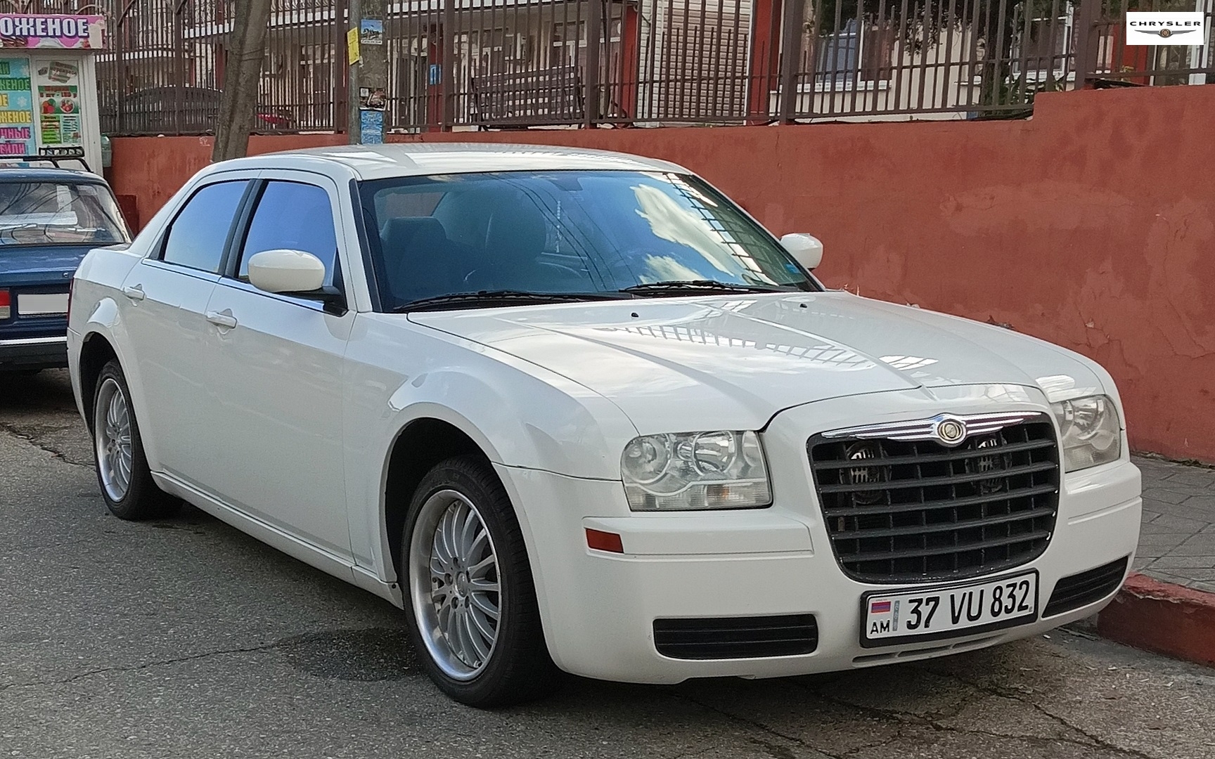 37 VU 832, Chrysler 300/300C 1st gen Sedan (LX), 2004–2010