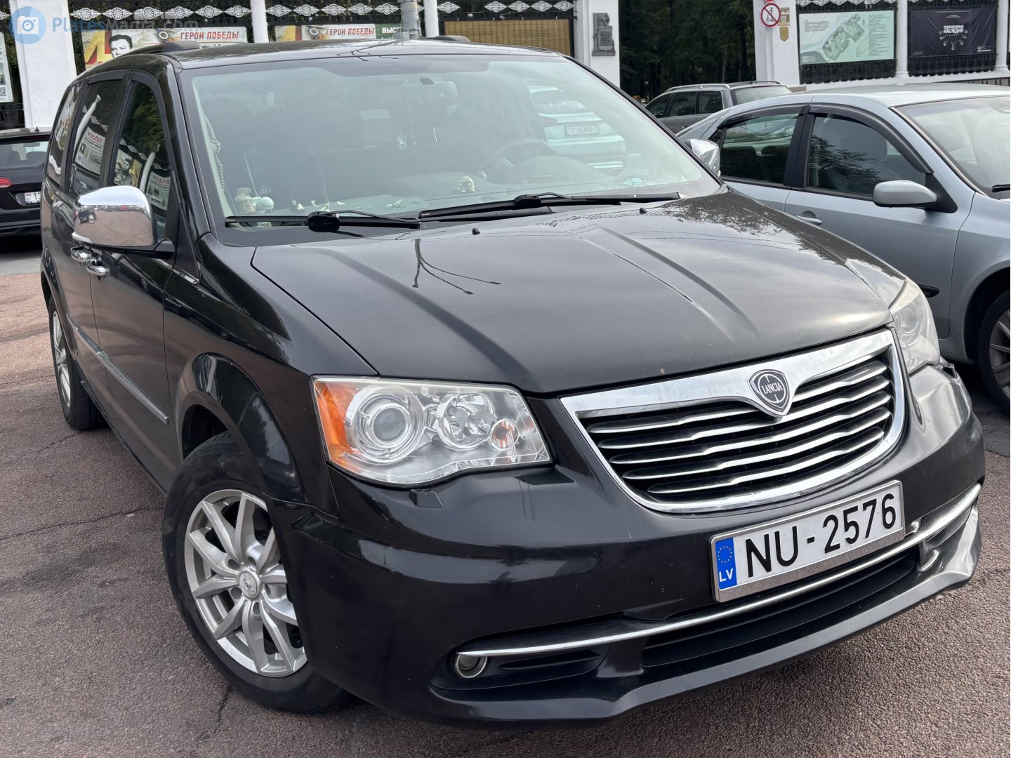 NU-2576, Lancia Voyager 1st gen (404), 2011–2015