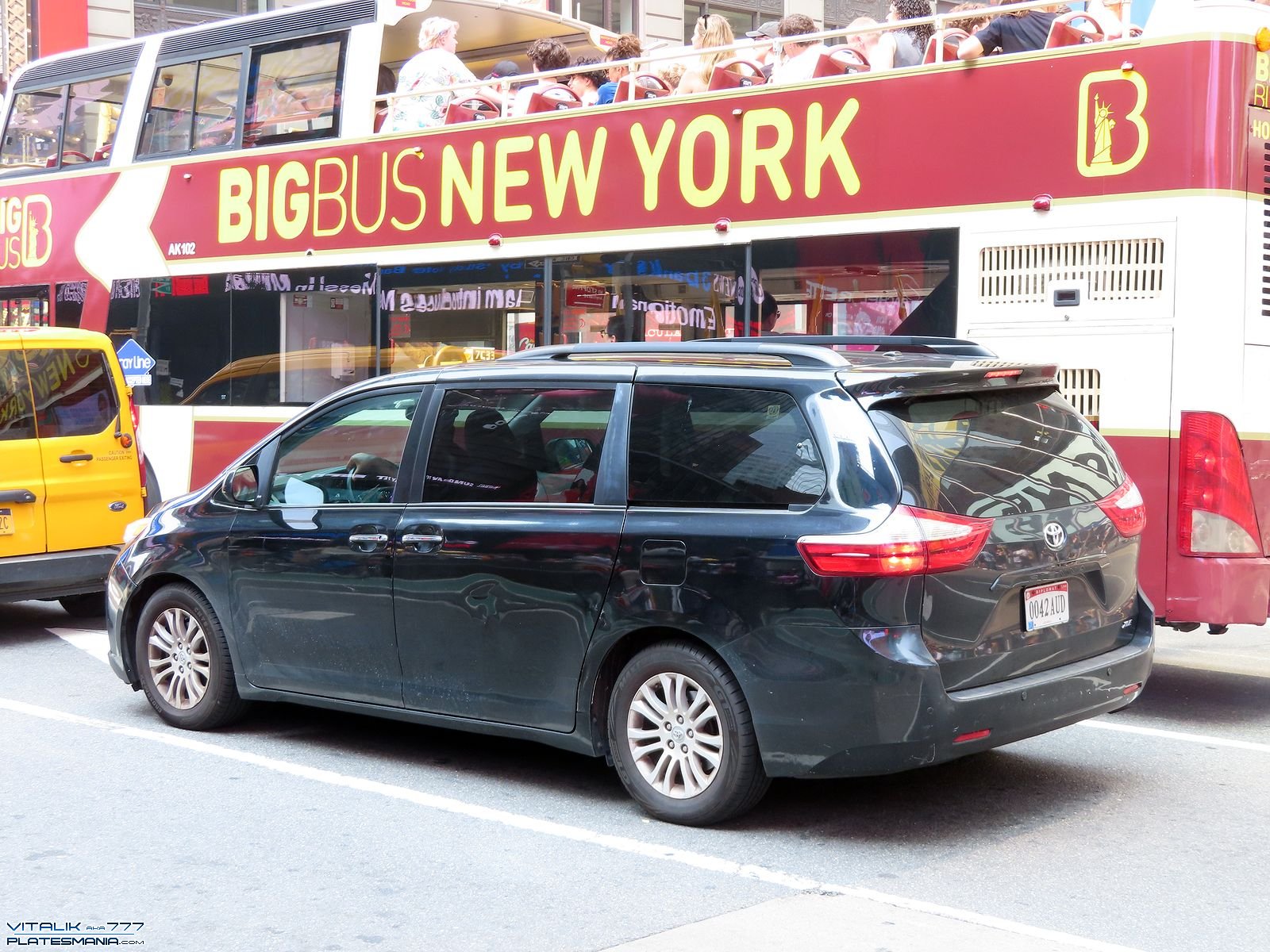0042 AUD, Toyota Sienna 3rd gen (XL30), 2010–2020