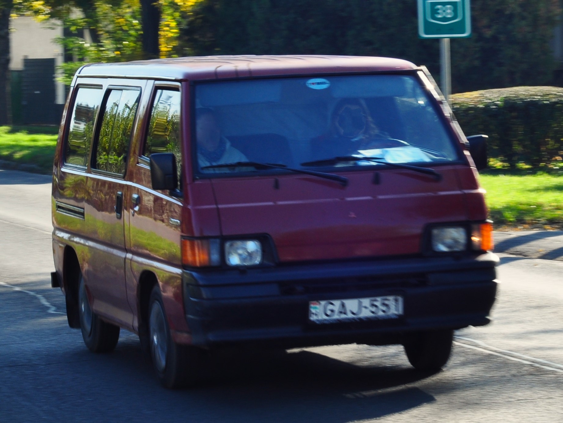 GAJ-551, Mitsubishi L300 2nd gen (PO), 1986–1999