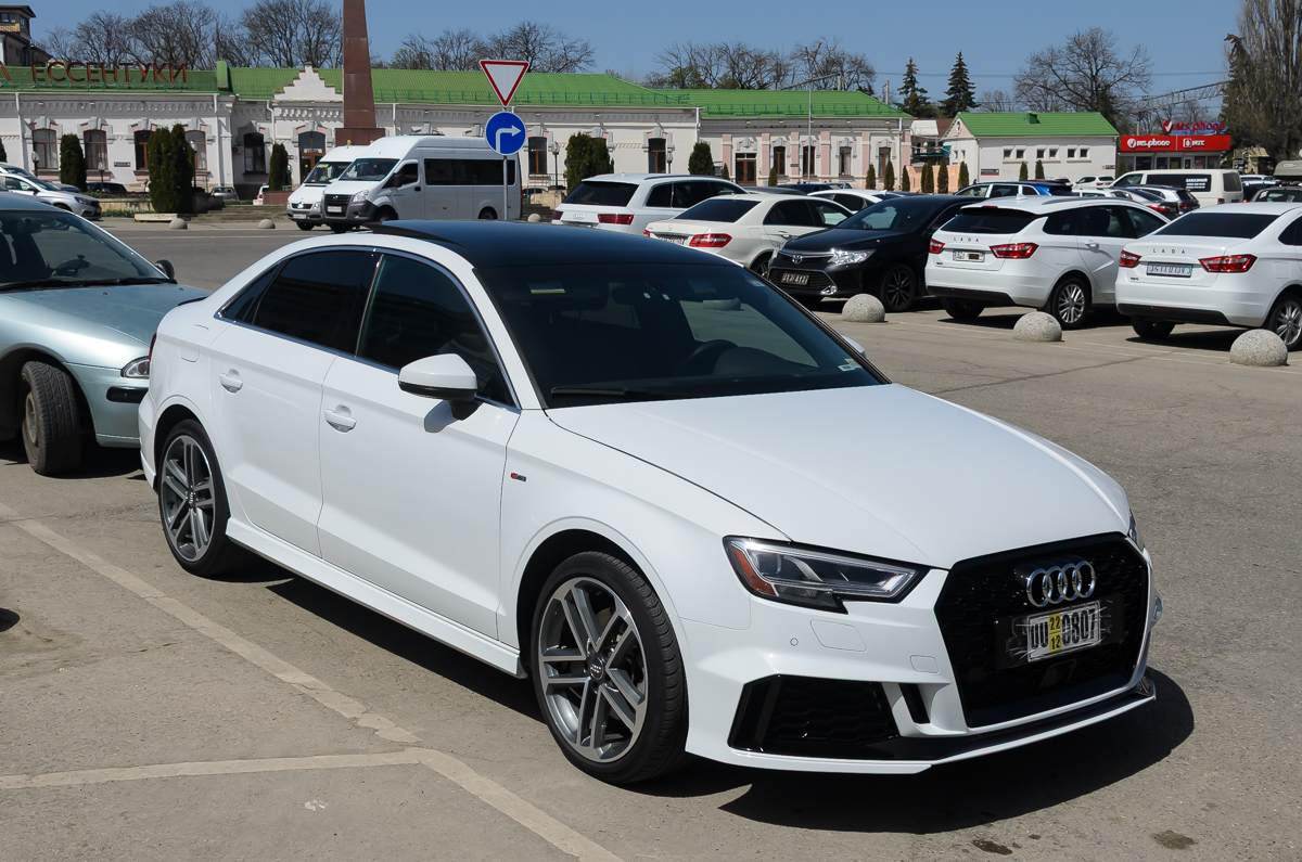 UU 0807, Audi RS3 3rd gen Sportback (8VA/8VF), facelift, 2016–2021