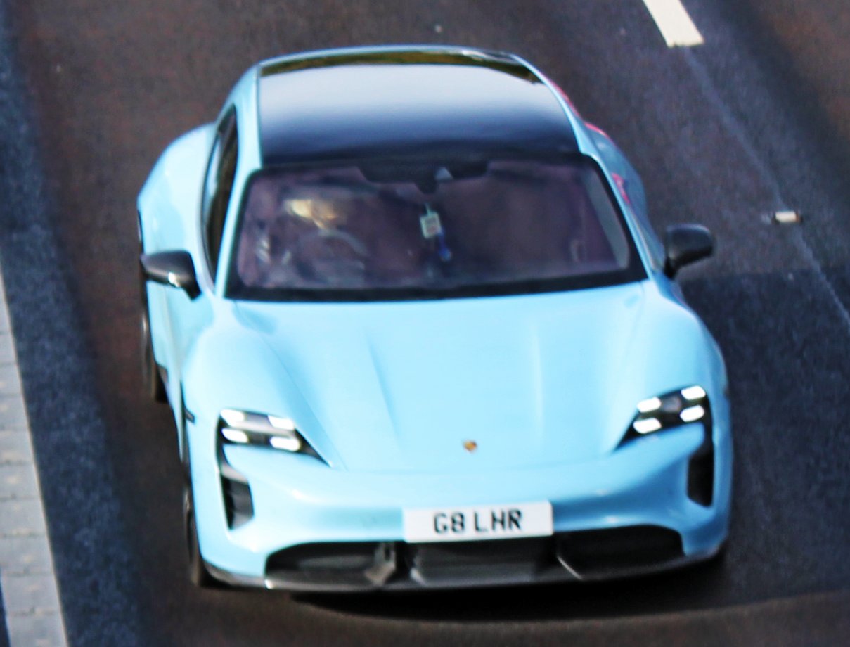 G8LHR, Porsche Taycan 1st gen Cross Turismo (9J1), 2021–2024