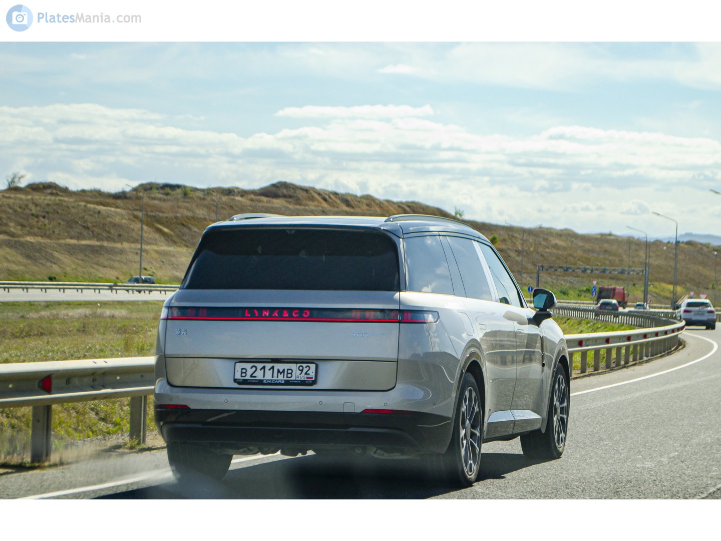 в 211 мв 92, Lynk & Co 900 