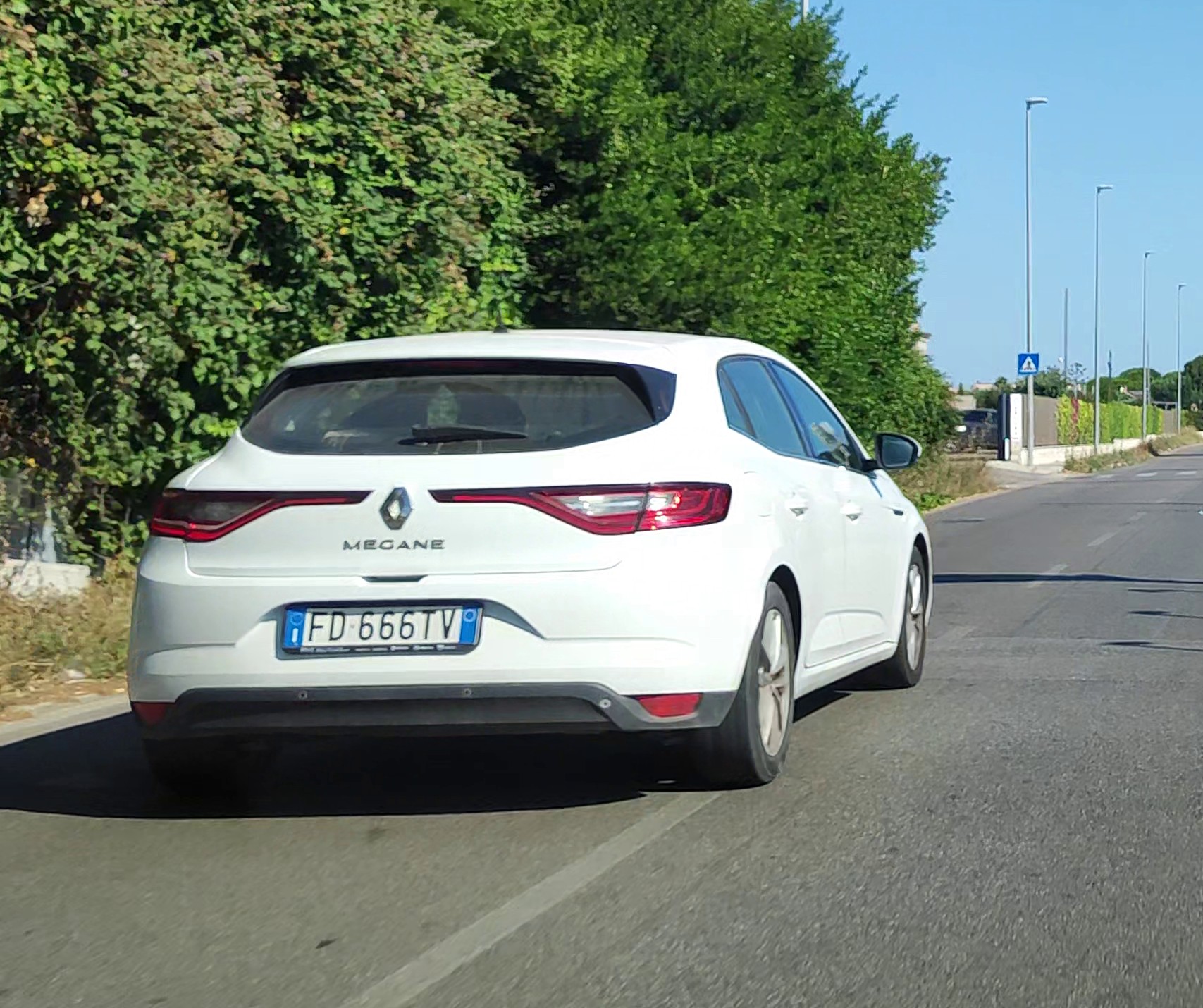 FD 666 TV, Renault Mégane 4th gen Hatch (BFB), 2016–