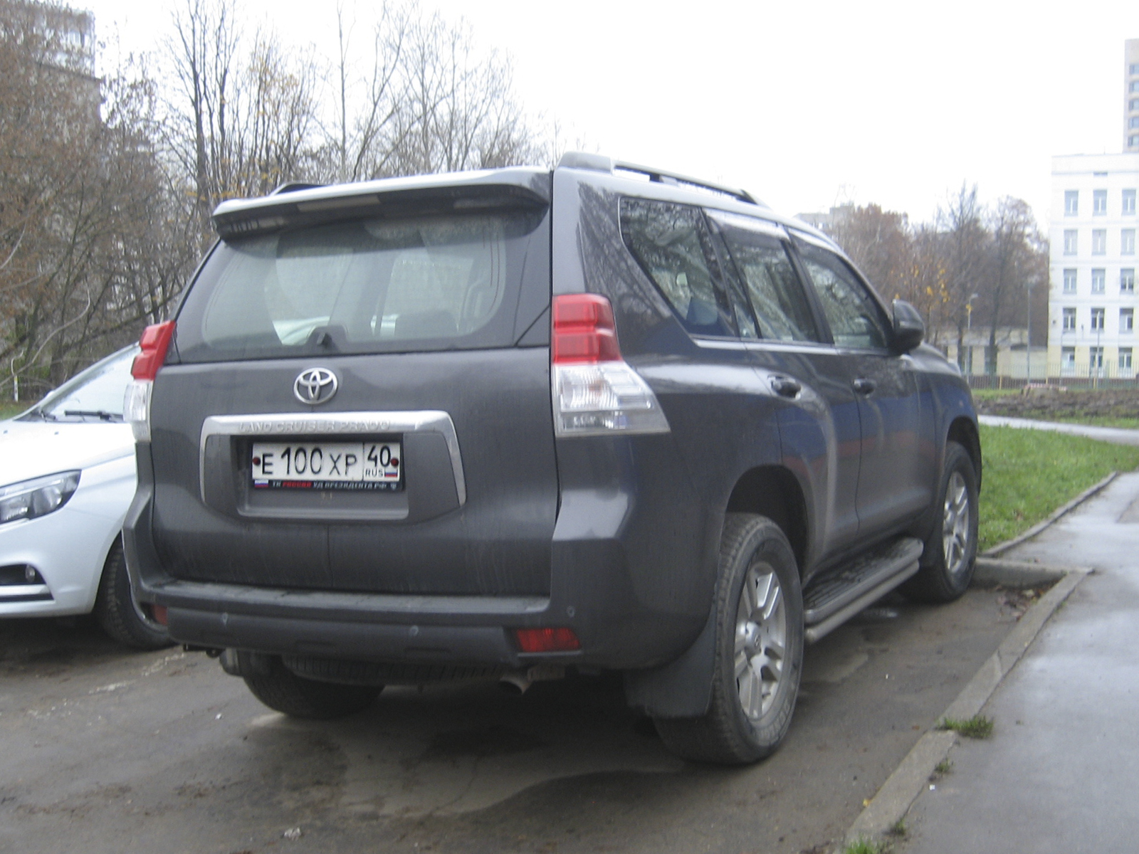 е 100 хр 40, Toyota Land Cruiser Prado 4th gen 5-door SUV (J150), 2009–2013