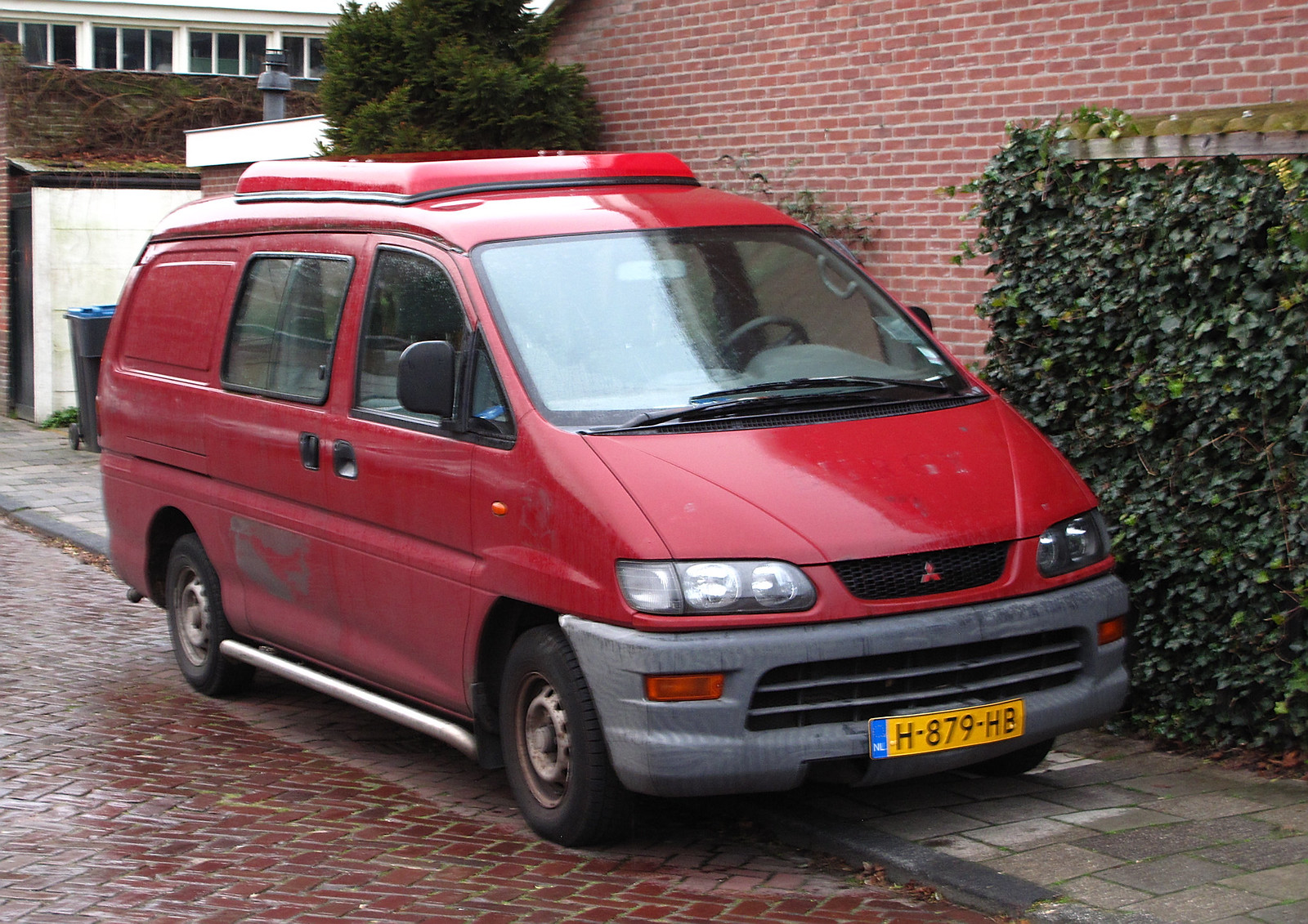 H-879-HB, Mitsubishi L400 1st gen (WA), 1994–2001