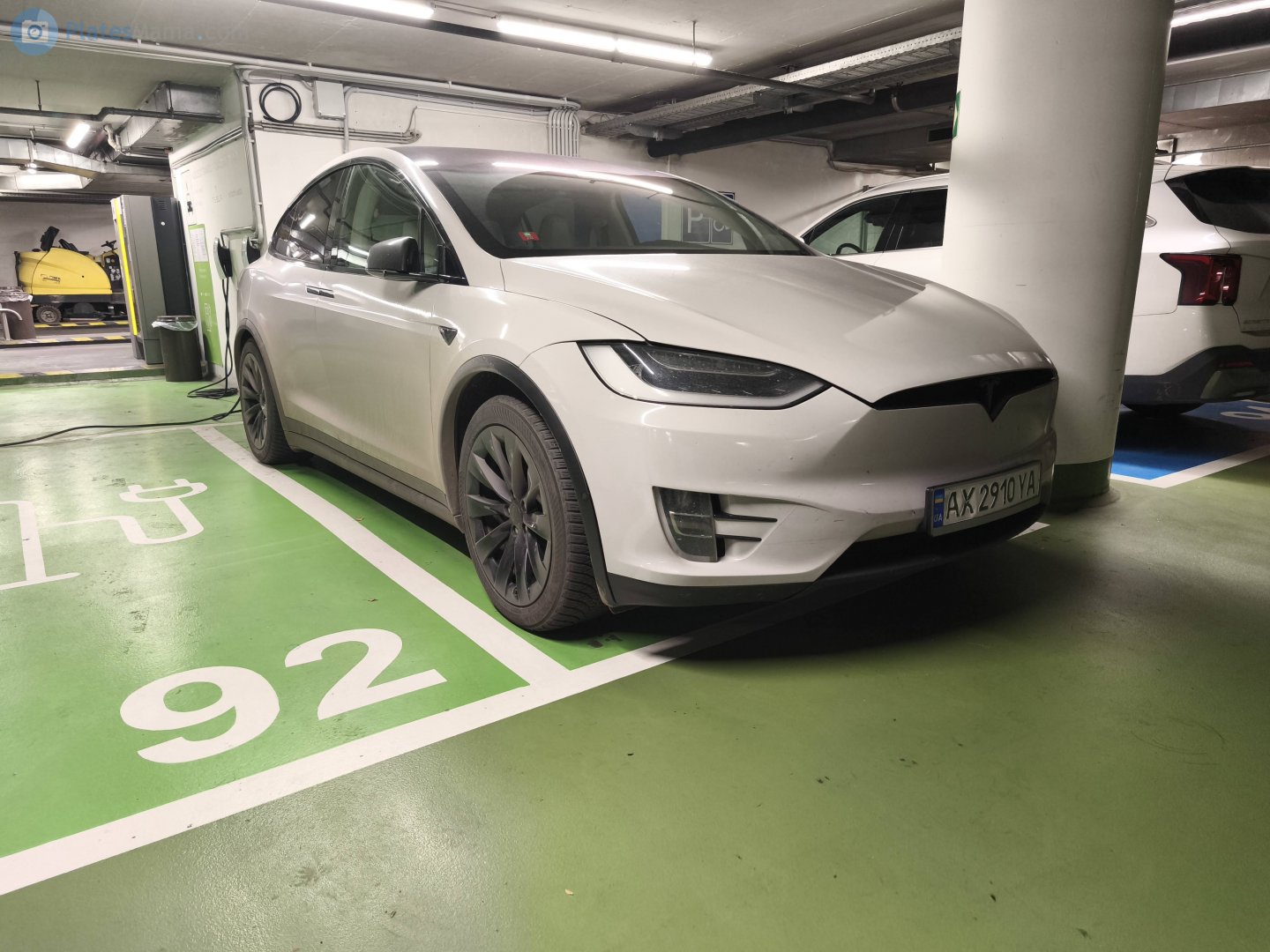 AX 2910 YA, Tesla Model X 1st gen (5YJX), 2015–