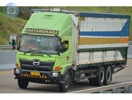 B 9881 PEU, Hino 500 Series