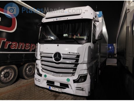 LT FO-300, Mercedes-Benz Actros
