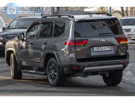 003 AYP 15, Toyota Land Cruiser