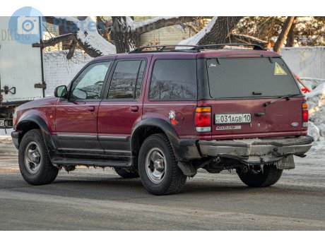 031 AGB 10, Ford Explorer