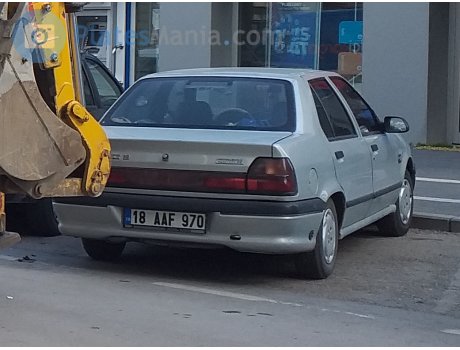 18 AAF 970, Renault 19