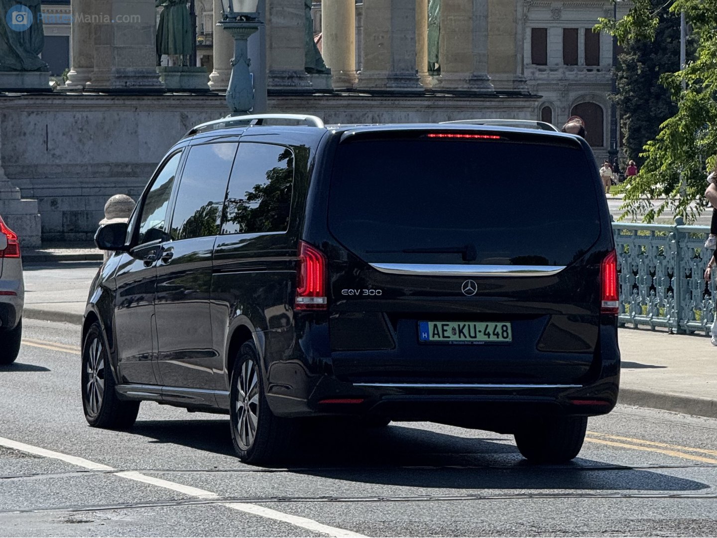 AE KU-448, Mercedes-Benz EQV 